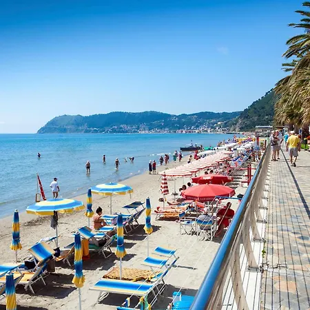 Tullia Relax 650 M Dal Mare - Happy Apartment
